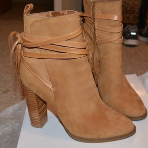 Steve Madden suede Beige Boots